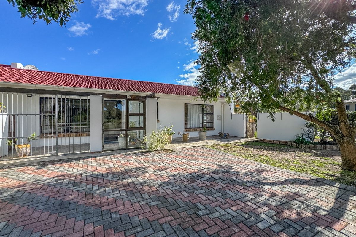 FAMILY HOME WITH FLATLET IN SOUGHT AFTER BRYMORE - Photo 5