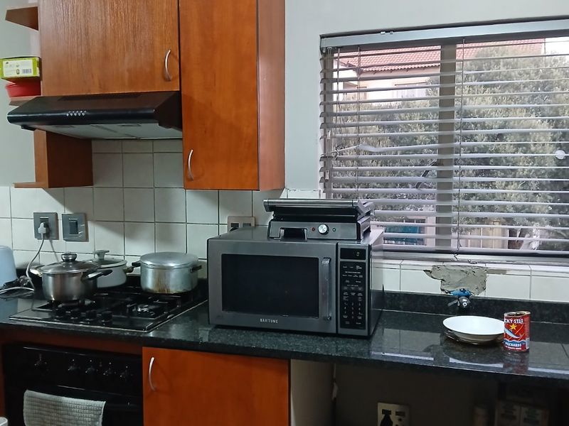 2 Bedroom Loft Townhouse for Sale in Country View - Photo 8