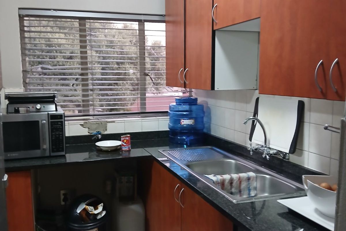 2 Bedroom Loft Townhouse for Sale in Country View - Photo 4