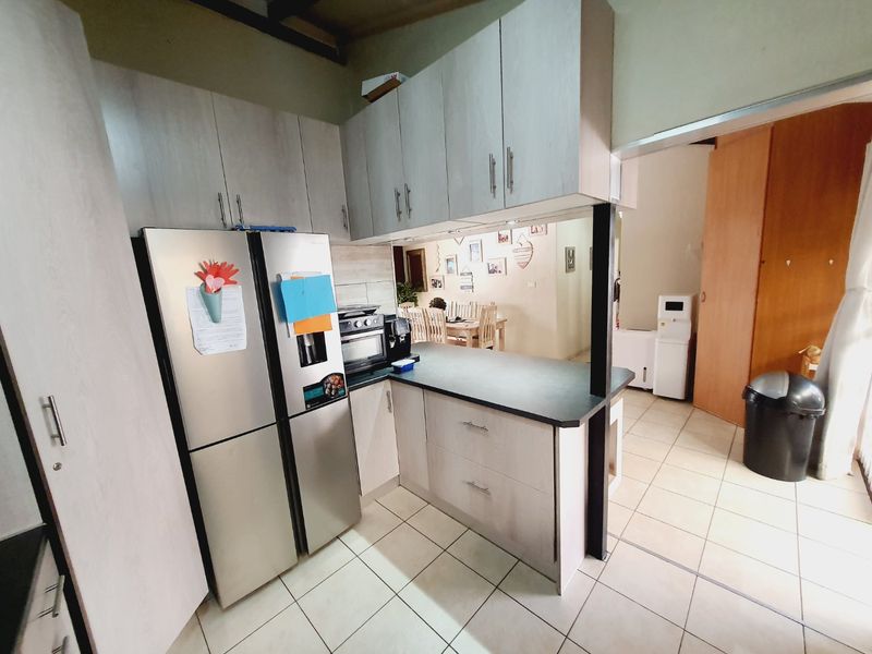 Your Family's New Happy Place Await! - Photo 5