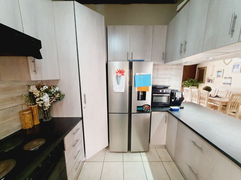 Your Family's New Happy Place Await! - Photo 8