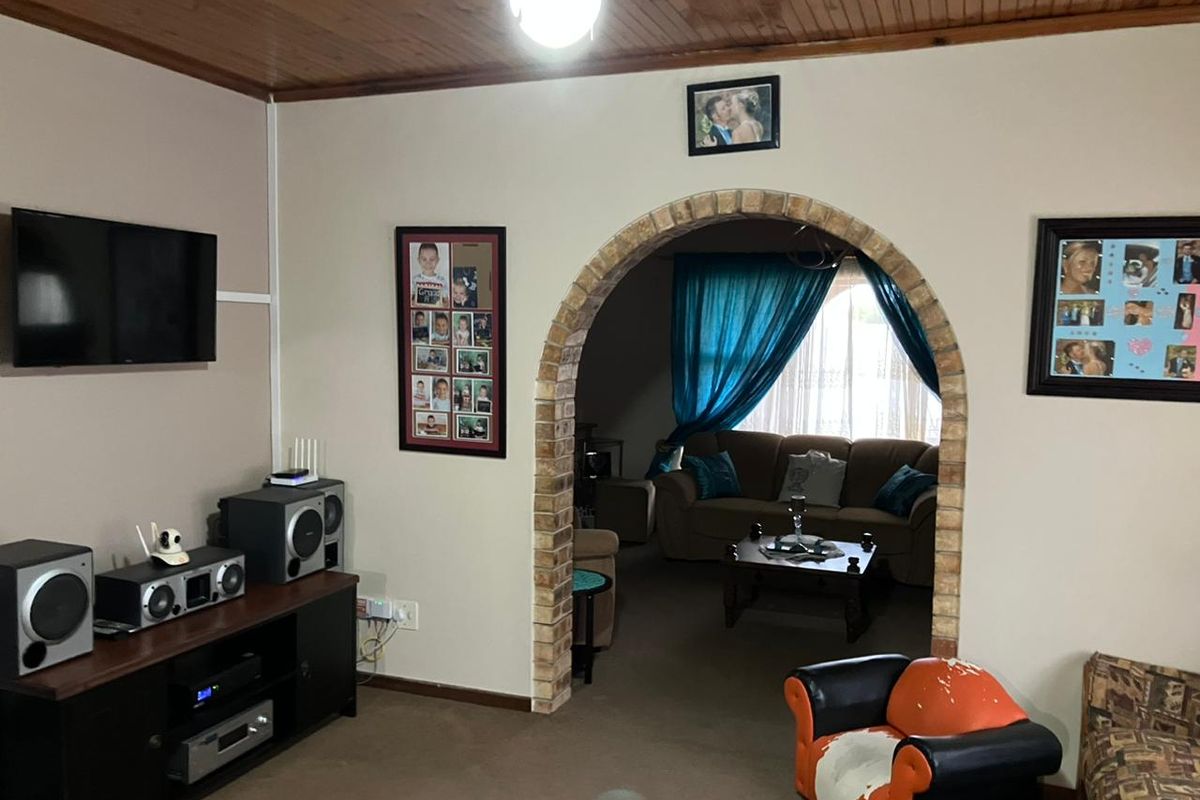 Property in Manor Heights sounds like a great investment opportunity!  - Photo 4