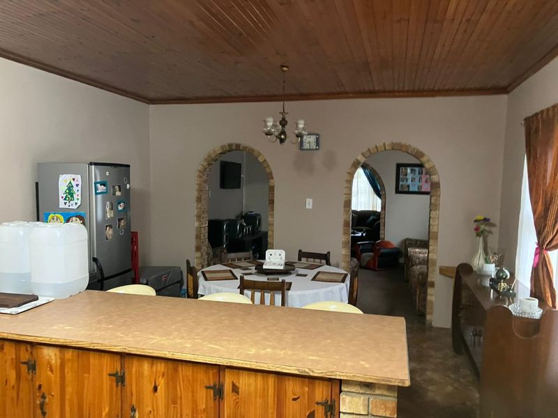 Property in Manor Heights sounds like a great investment opportunity!  - Photo 9