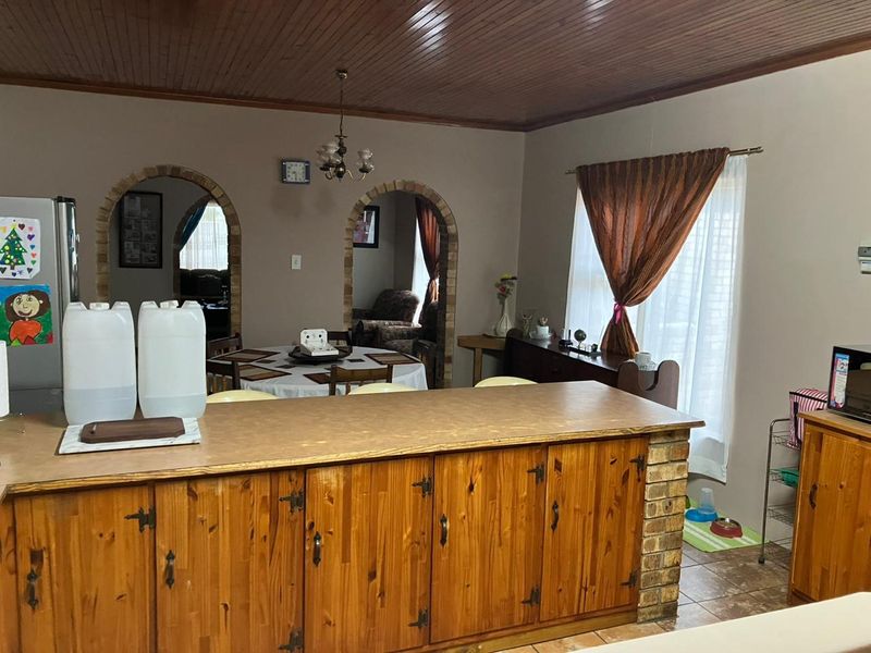 Property in Manor Heights sounds like a great investment opportunity!  - Photo 5