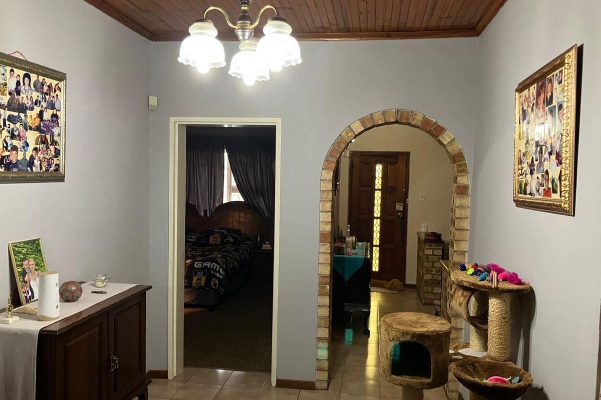 Property in Manor Heights sounds like a great investment opportunity!  - Photo 2