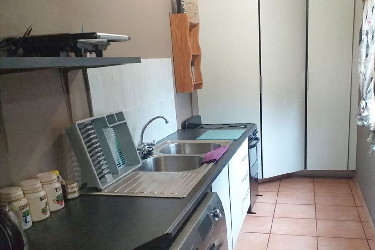 Versatile Family Home with Granny Flat and Pool - Photo 2