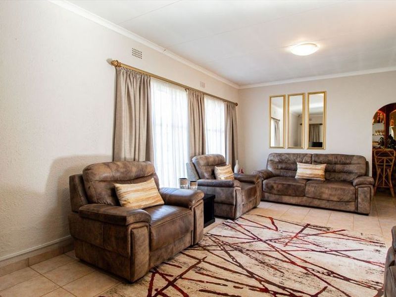 Spacious Family Home with Modern Comfort and Style - Photo 2