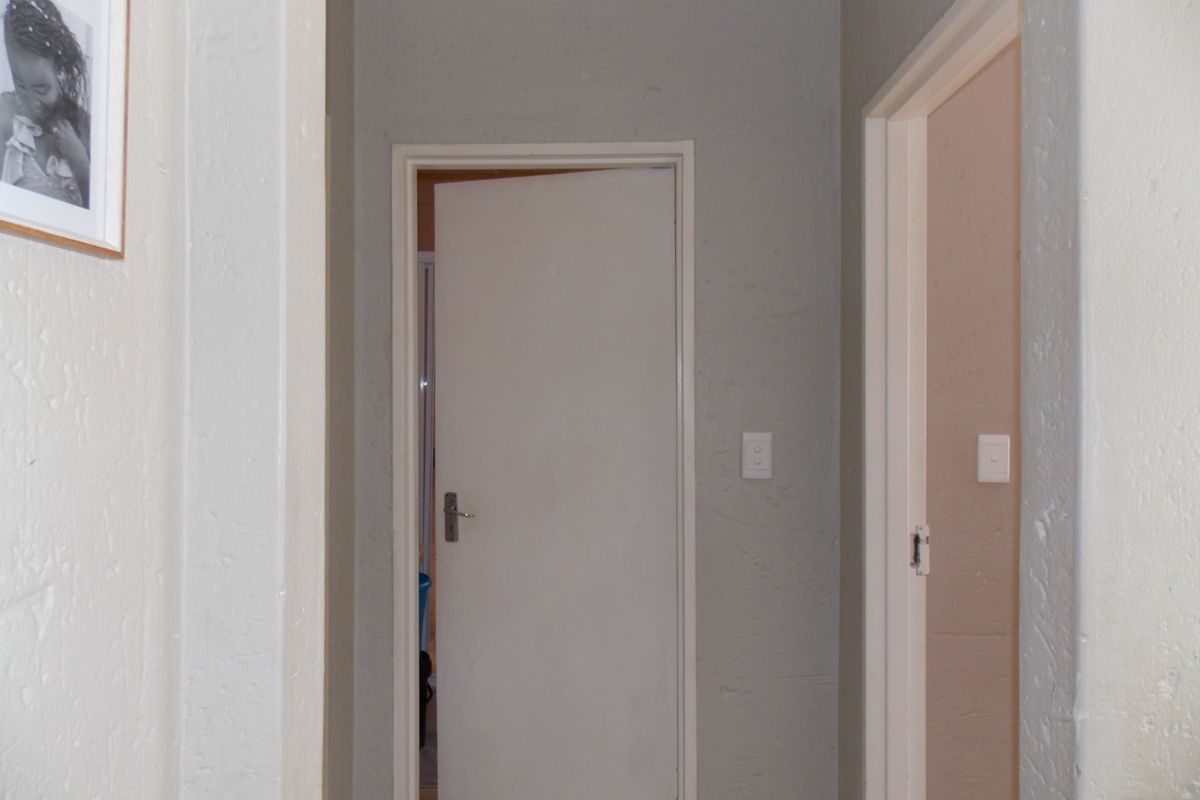 2 Bedroom Apartment - Photo 5