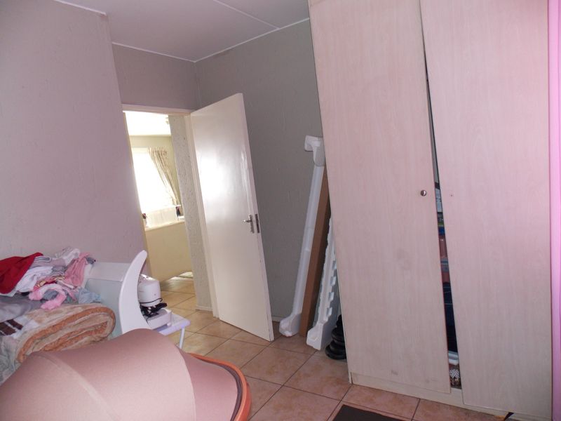 2 Bedroom Apartment - Photo 8