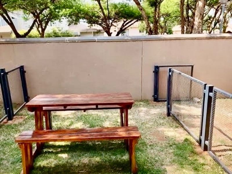 Furnished bachelor ground floor unit - Photo 8