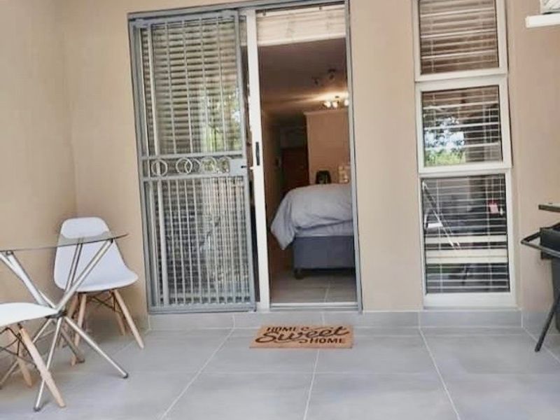 Furnished bachelor ground floor unit - Photo 7