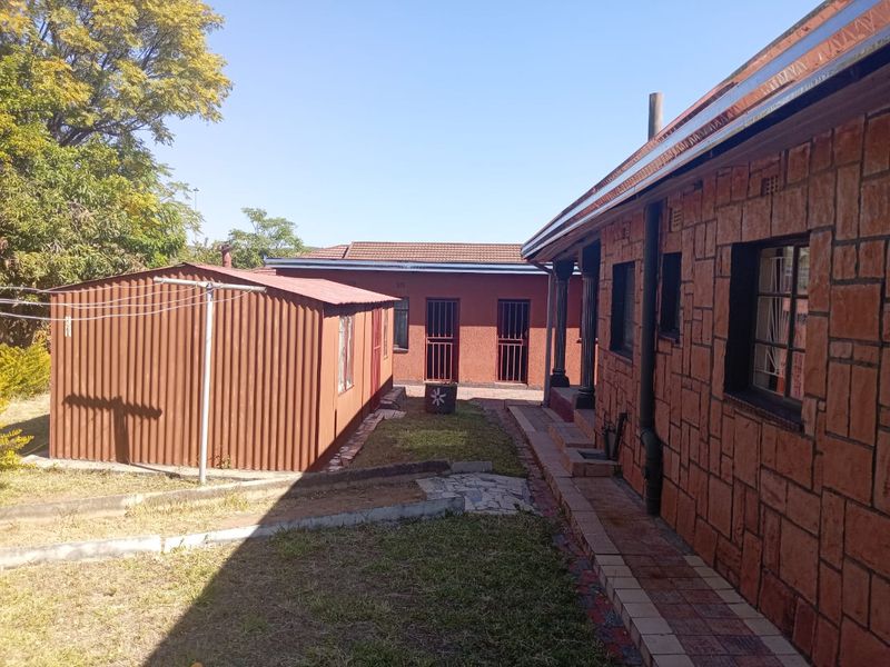 PRICE REDUCED – Spacious 4-Bedroom Freestanding Home on 875m2 Stand | Full Title | Deceased Estate – Mabopane Block D - Photo 10