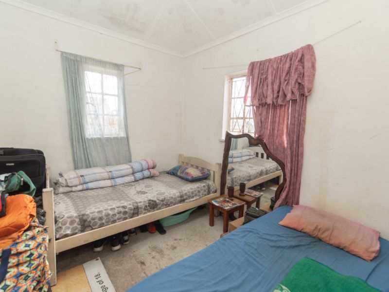 2 bedroom home in holland park  - Photo 7