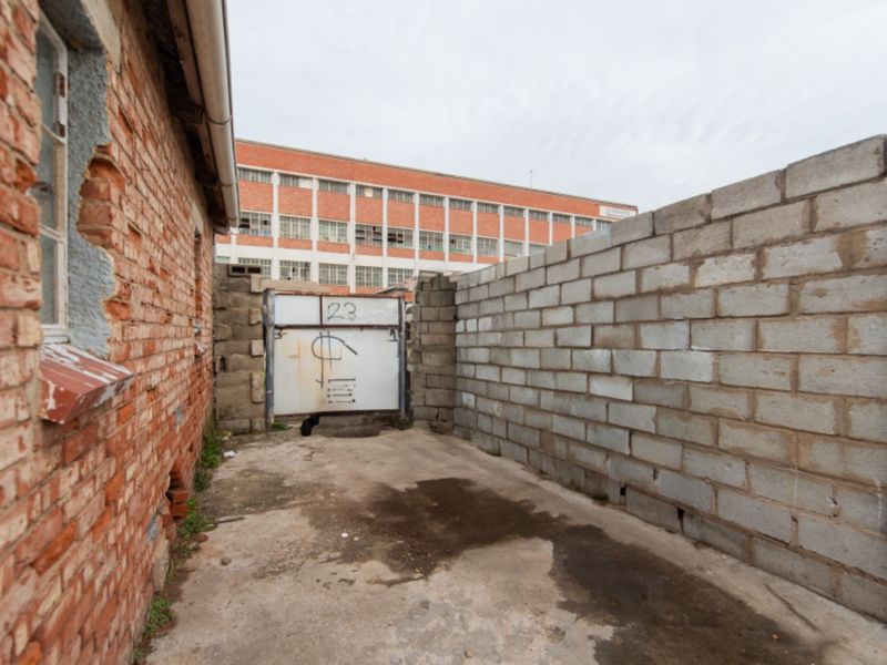 2 bedroom home in holland park  - Photo 6