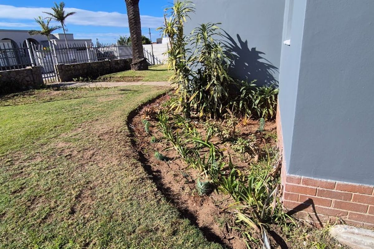 Opportunity beckons not to be repeated with flatlet potential sea views  - Photo 4