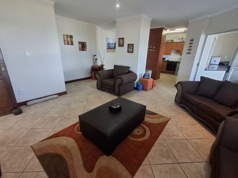 Pristine Ground floor Apartment With Amazing Ocean Vistas !!! - Photo 5