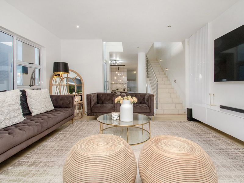 Elegant Double-Storey 4-Bedroom Home with Pool & Garden Oasis – Ferndale - Photo 6