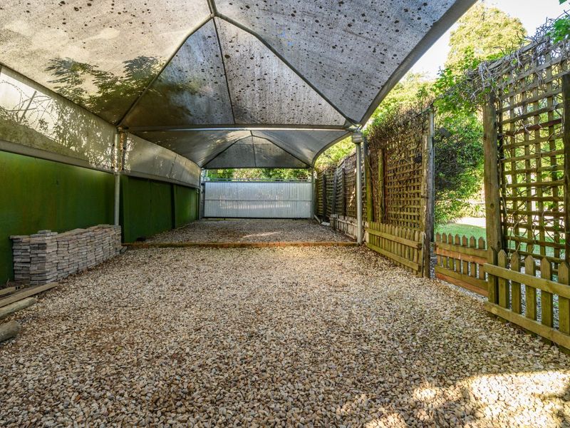 SUPERB  FAMILY HOME IN UPPER WALMER - Photo 9