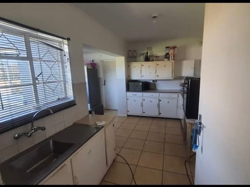 3 bedroom home in Kabega park - Photo 5