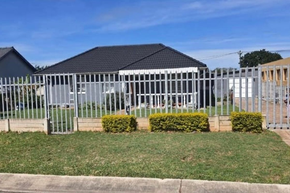 3 bedroom home in Kabega park - Photo 2