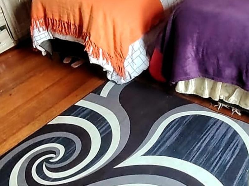 3 Bedroom Flat for Sale in East London - Photo 2