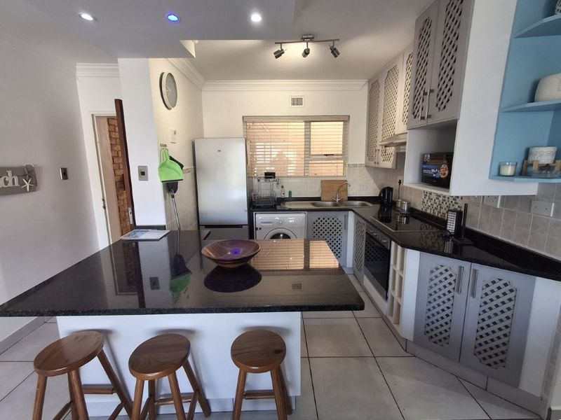 Ground floor apartment in a much sought after complex with access to the beautiful Ramsgate blue flag swimming beach... - Photo 10