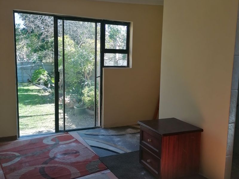 6 Bed House in Rondebosch East for Sale - Photo 7