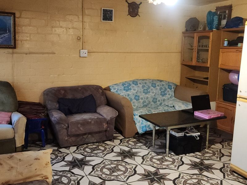 4 Bedroom home for sale in Norwood - Photo 4