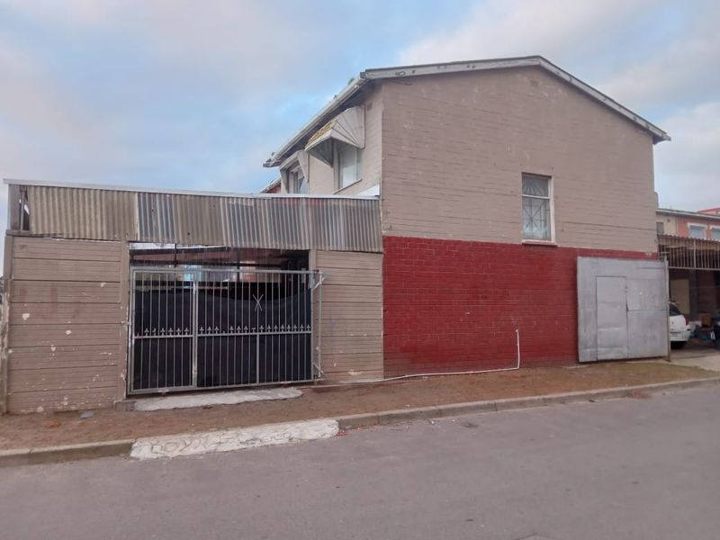 4 Bedroom home for sale in Norwood - Photo 2