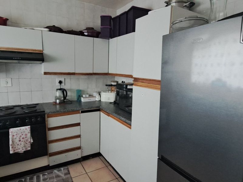 This charming home offers comfortable living in a highly convenient location - Photo 5