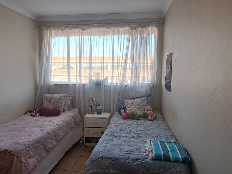 This charming home offers comfortable living in a highly convenient location - Photo 8