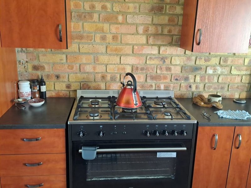 Neat 3-Bedroom Home with Dam Views, Jetty Access & Solar Power - Photo 5