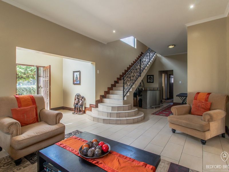 Stunning 5-Bedroom 4 bathroom Family Home for Sale - Photo 4