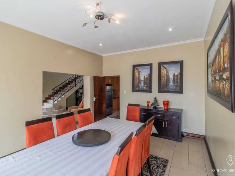 Stunning 5-Bedroom 4 bathroom Family Home for Sale - Photo 7