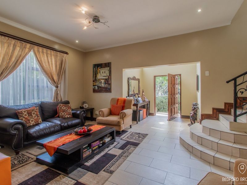 Stunning 5-Bedroom 4 bathroom Family Home for Sale - Photo 8