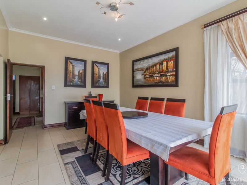 Stunning 5-Bedroom 4 bathroom Family Home for Sale - Photo 6