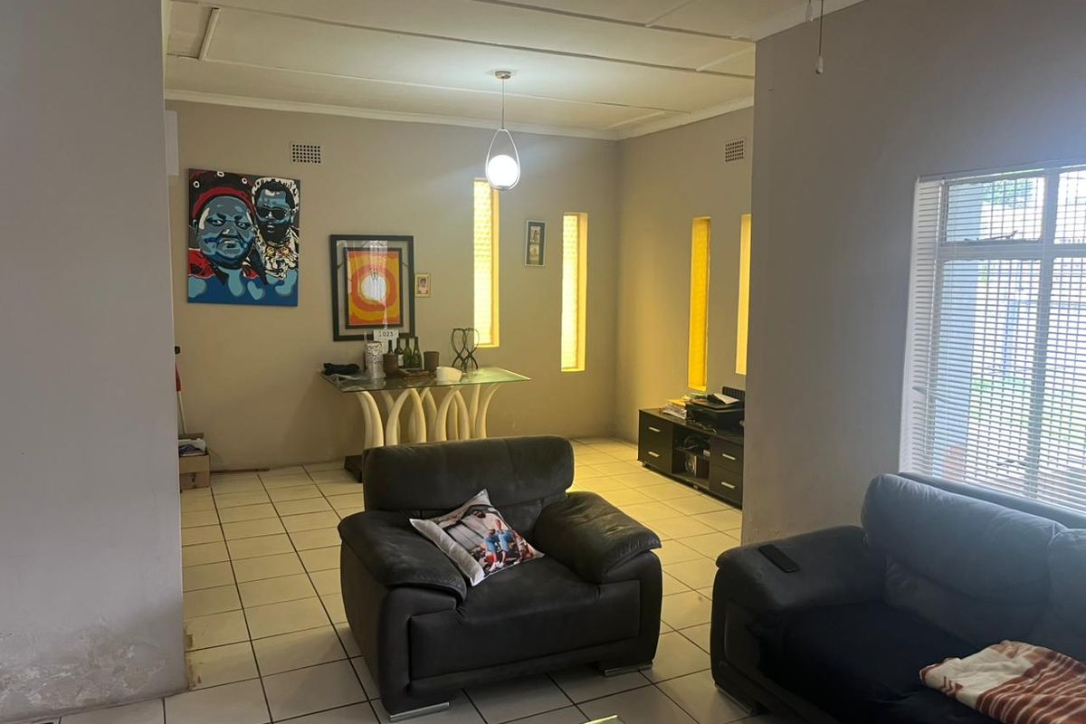 Charming 3-Bed Home in the Heart of Primrose - Photo 4