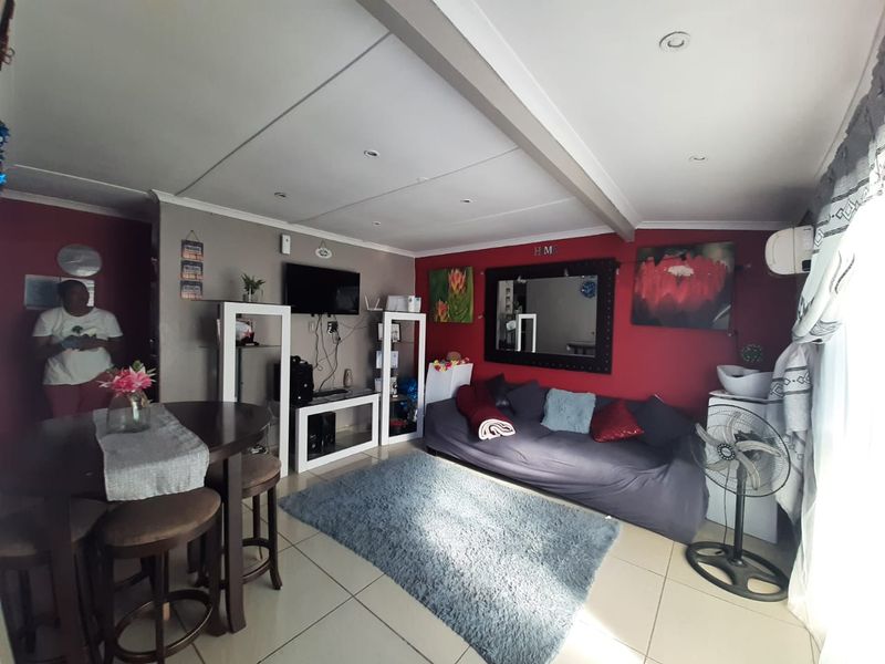 2 Bedroom home for sale in Woodlands - Photo 3