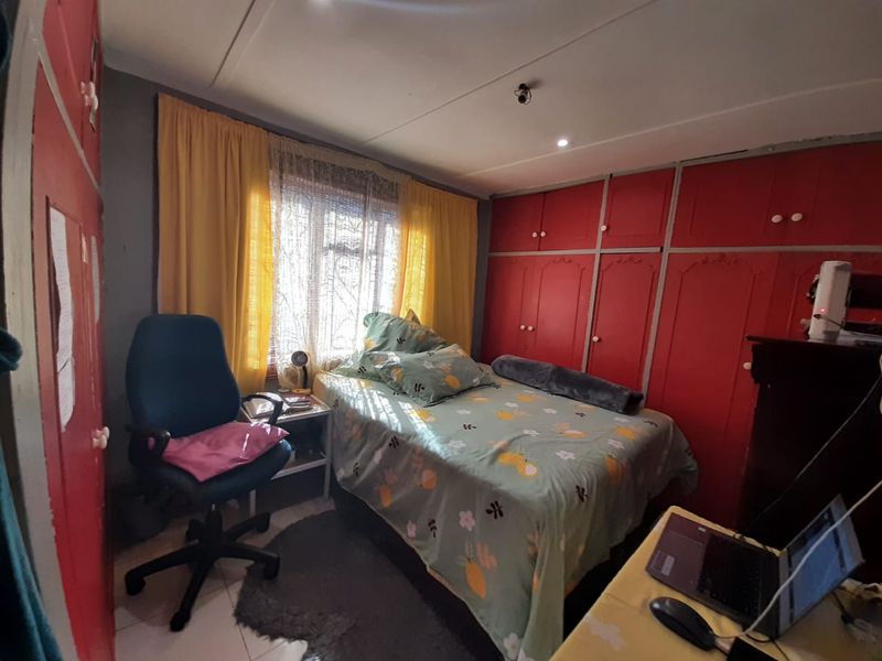 2 Bedroom home for sale in Woodlands - Photo 10