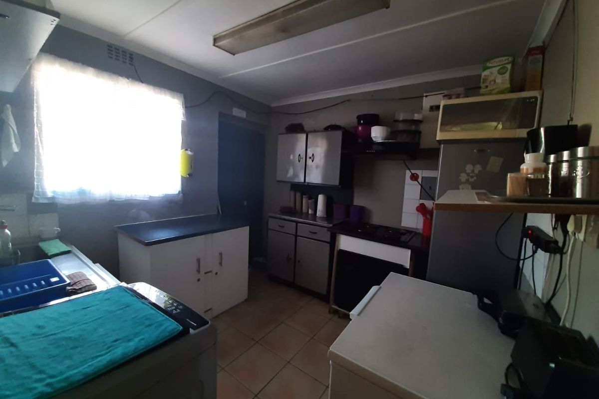 2 Bedroom home for sale in Woodlands - Photo 4