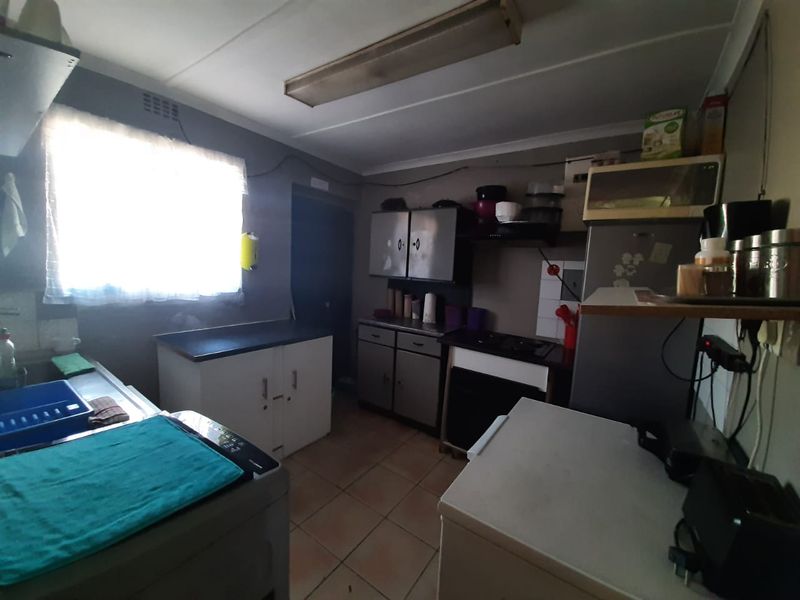 2 Bedroom home for sale in Woodlands - Photo 4