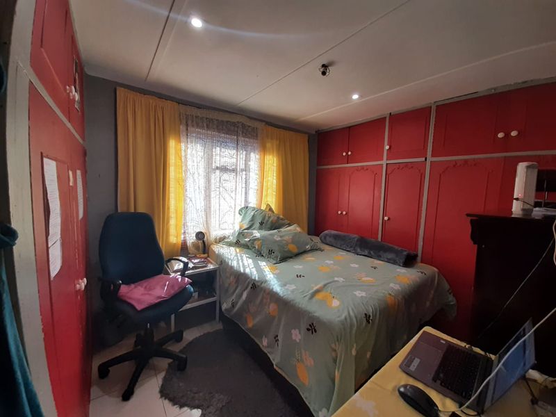 2 Bedroom home for sale in Woodlands - Photo 6