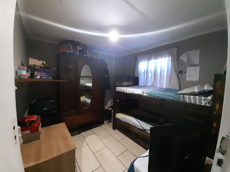 2 Bedroom home for sale in Woodlands - Photo 5