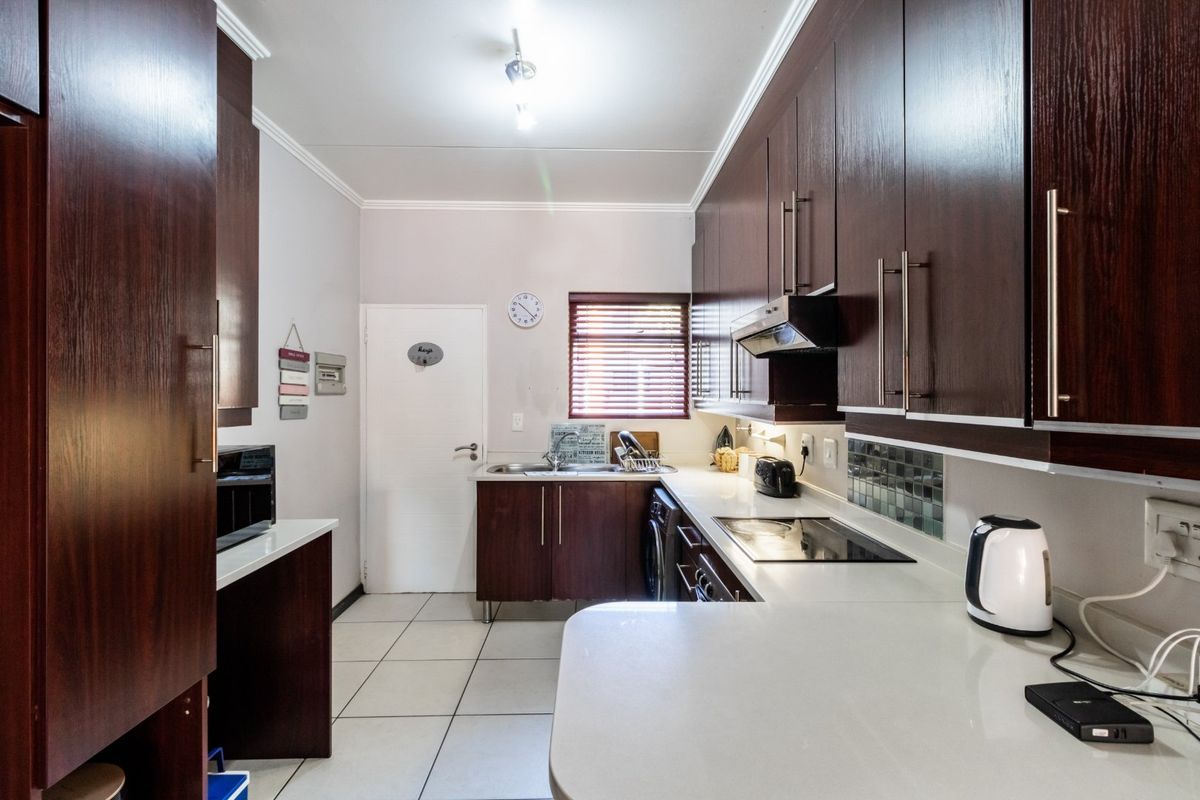 Two Bedroom Townhouse For Sale in Greenston Hill - Photo 2