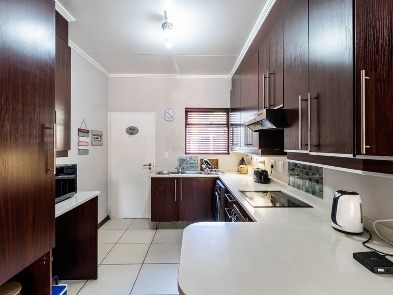 Two Bedroom Townhouse For Sale in Greenston Hill - Photo 2
