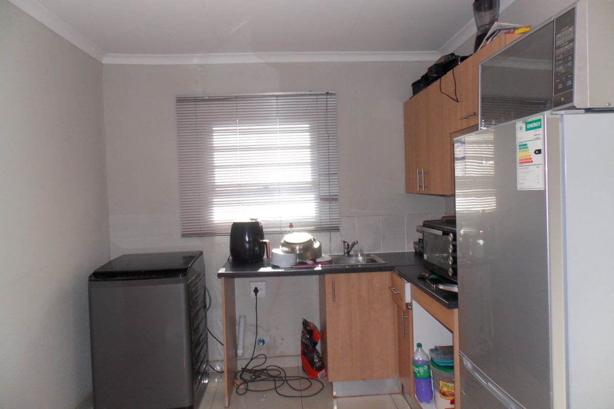 3 Bedroom House For Sale in Dawn City - Photo 2