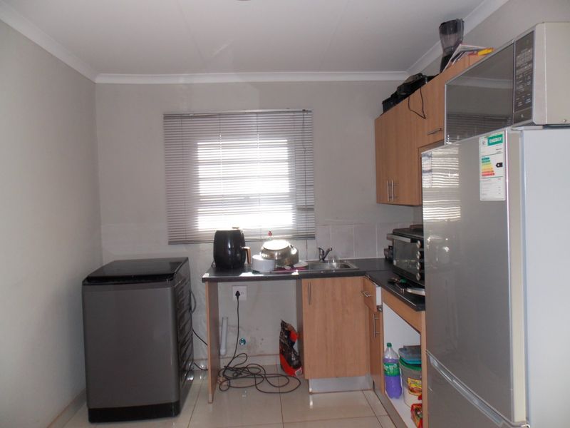 3 Bedroom House For Sale in Dawn City - Photo 2