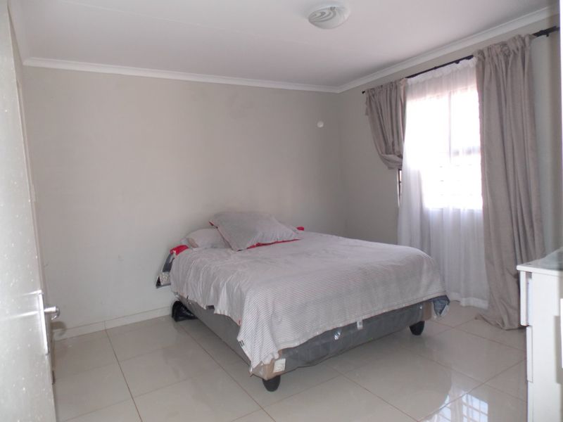 3 Bedroom House For Sale in Dawn City - Photo 9