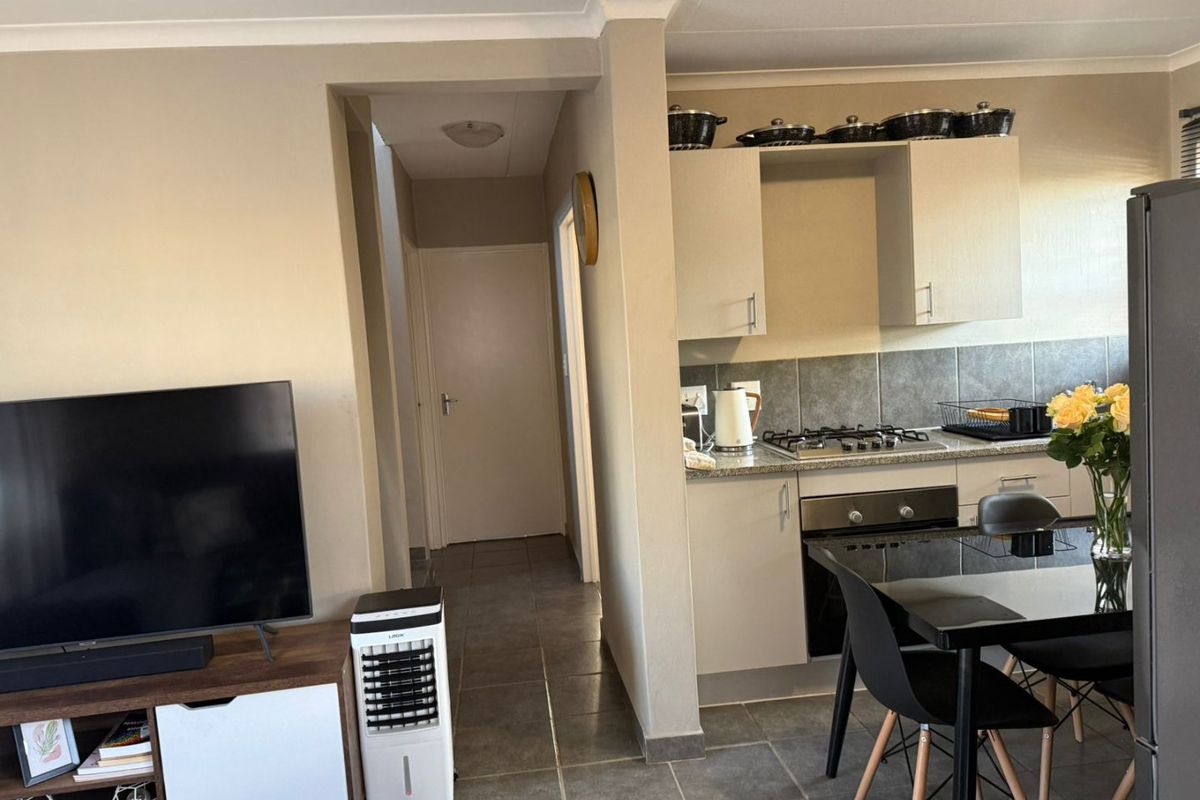 3 Bedroom House for Sale in Noordwyk - Photo 5