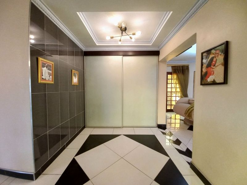 One of the most attractives homes in Norkem Park, Kempton Park close to Amenities! - Photo 9